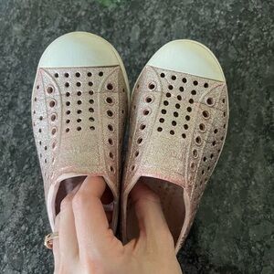 Little girls Natives